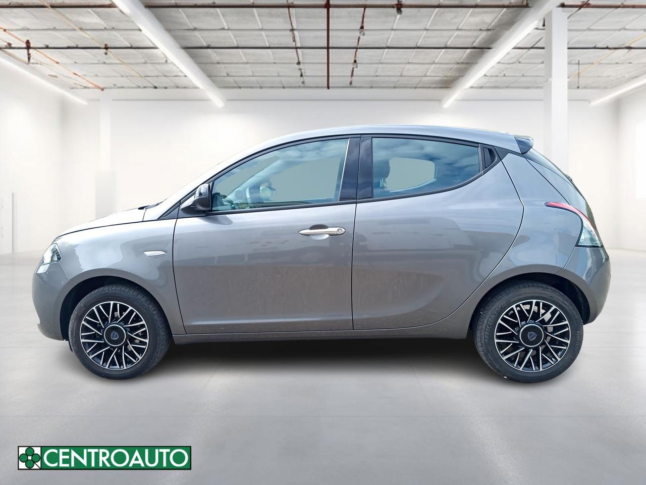 Lancia Ypsilon 1.0 FireFly 5 porte S&S Hybrid Gold Plus