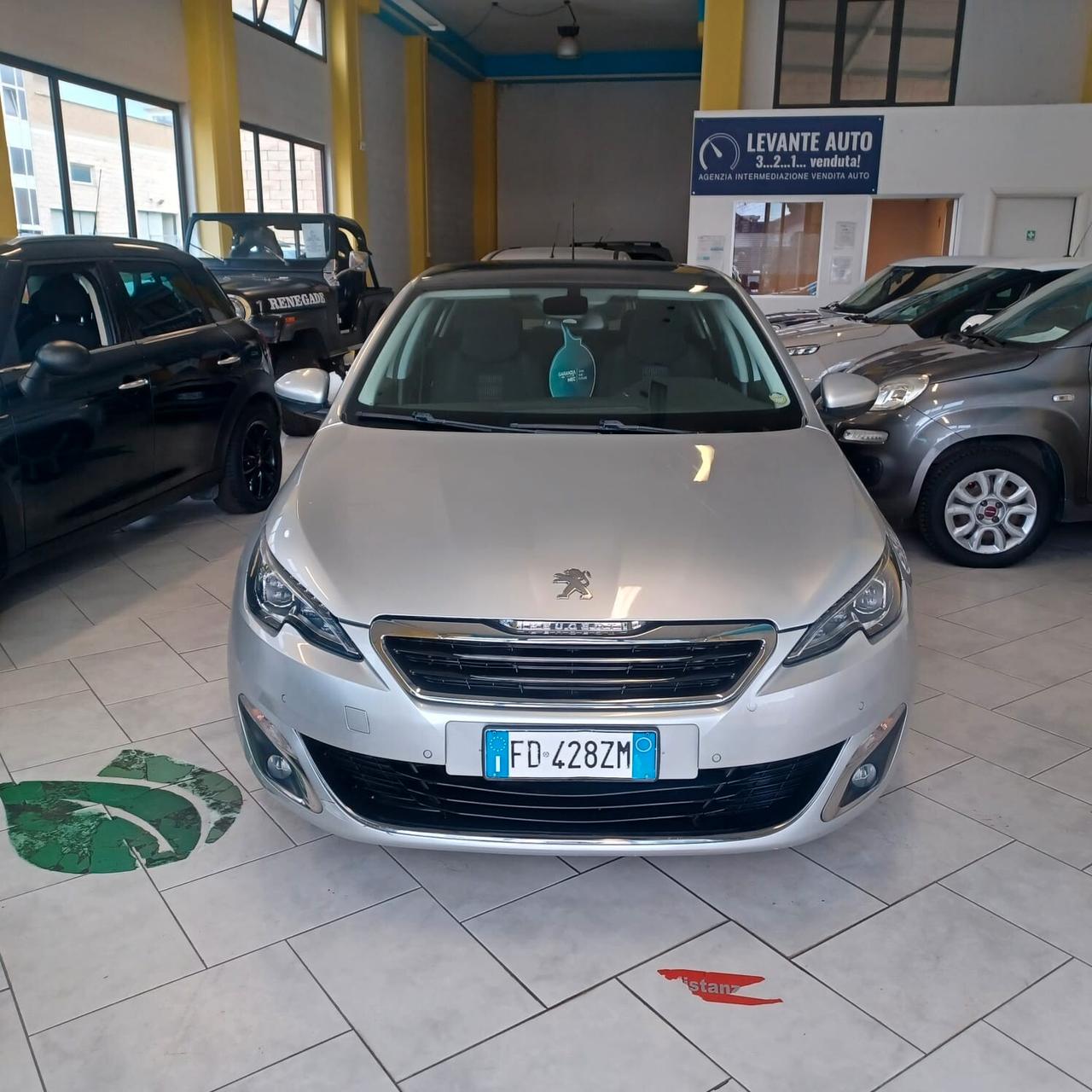 NEOPATENTATI PEUGEOT 308 1.6 TDI FULL OPTIONAL
