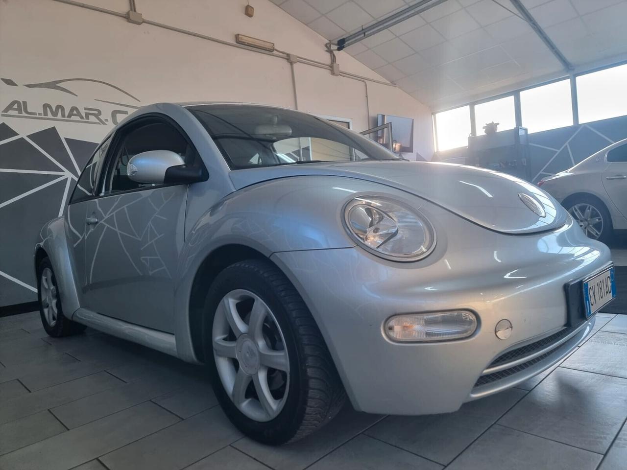 Volkswagen New Beetle 1.4 16V ARTE NEOPATENTATI