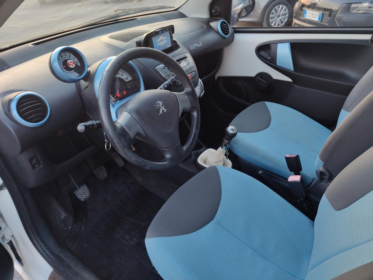 Peugeot 107 1.0 5p. Superga
