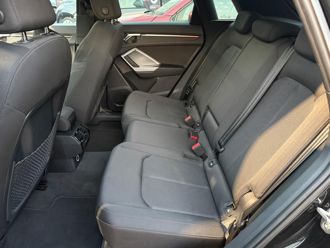 Audi Q3 35 TDI quattro S line edition TETTO