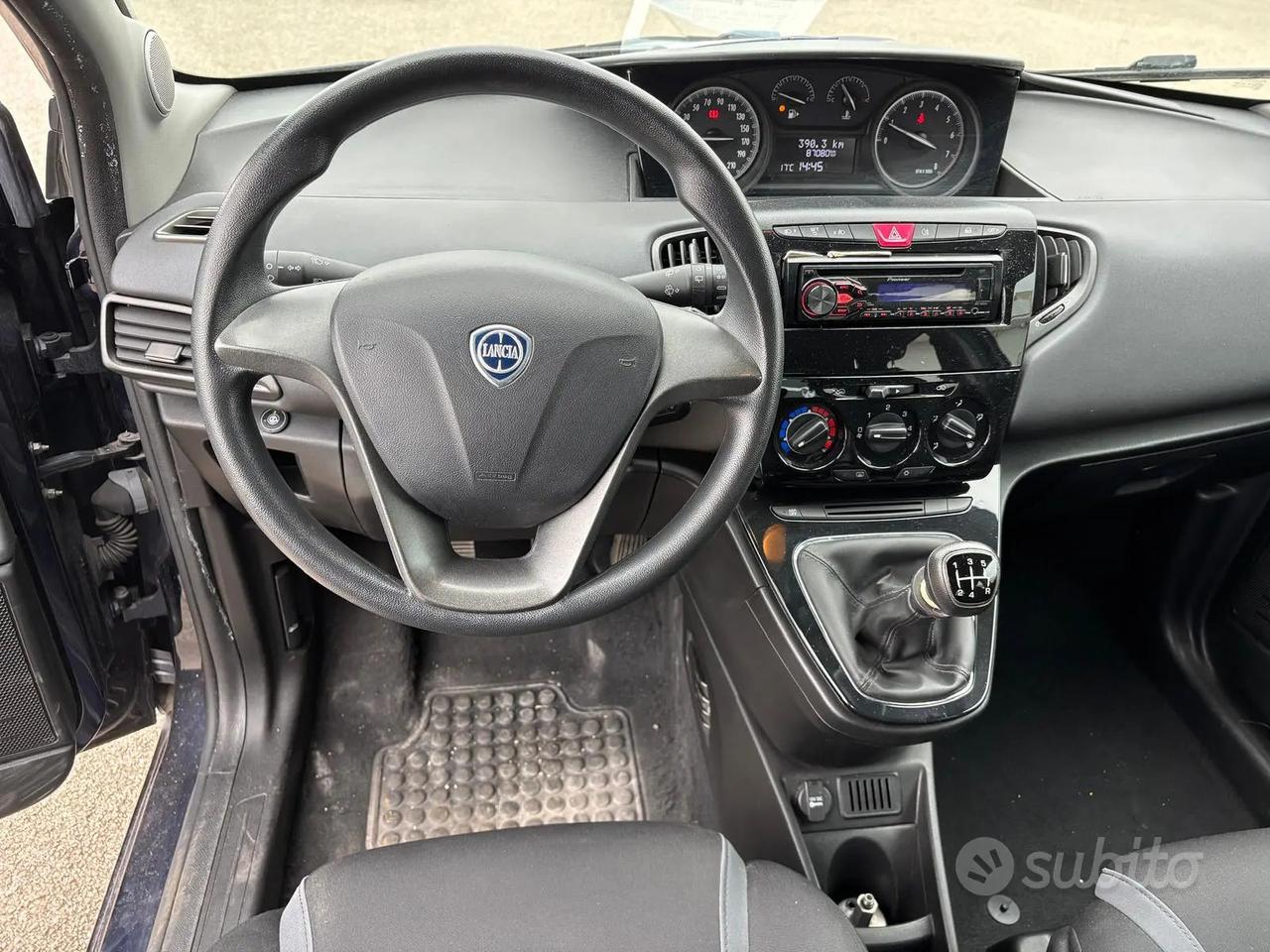 Lancia Ypsilon 1.2 Silver 69cv