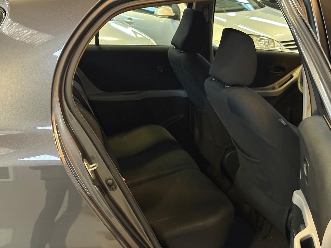 Toyota Yaris 1.0 5 porte Sol