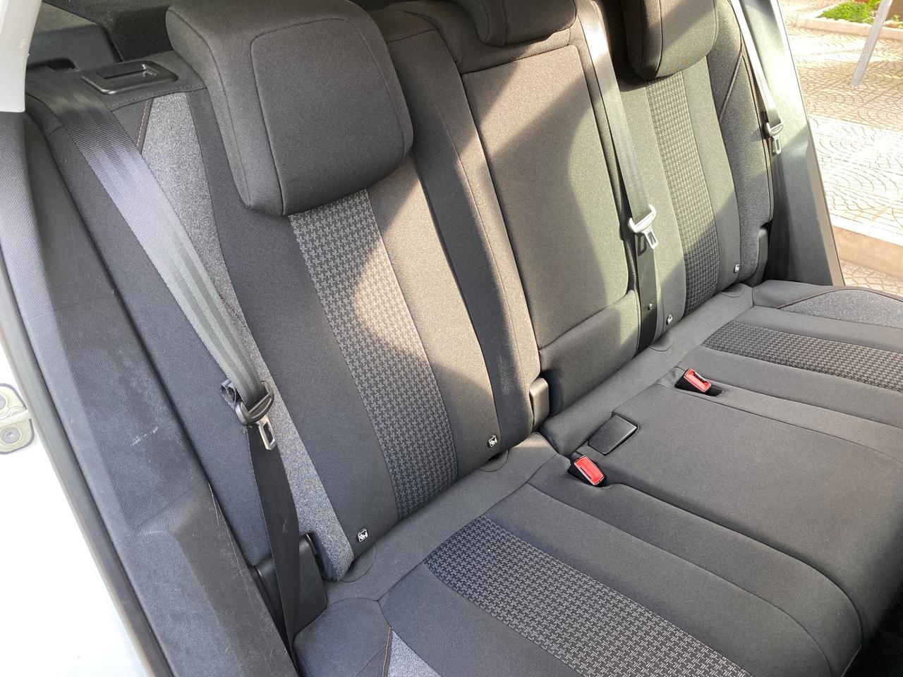 Peugeot 3008 BlueHDi 120 S&S Active