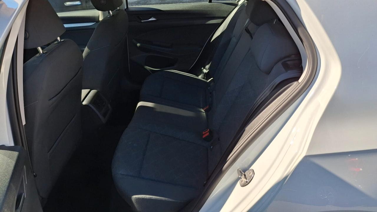 Volkswagen Golf 1.0 TSI EVO Life DSG (ECOBONUS)