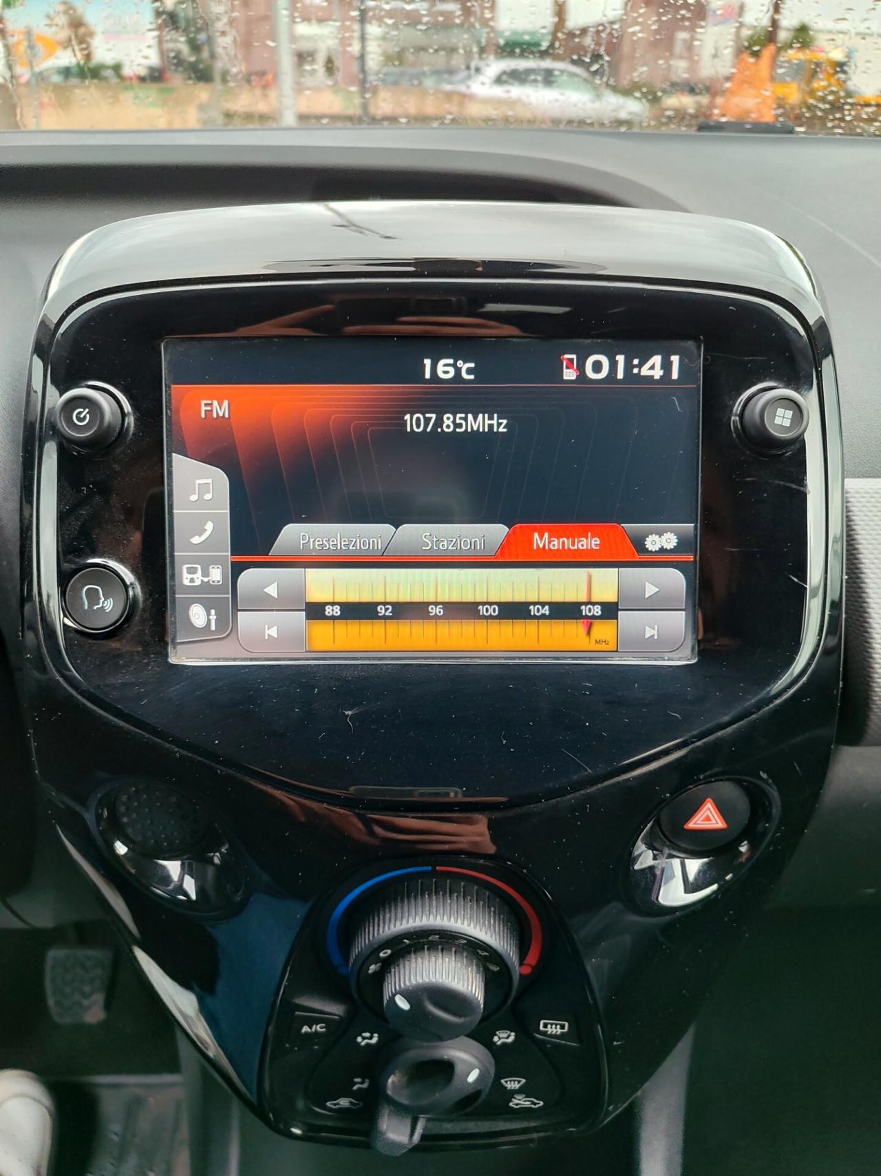 Peugeot 108 VTi 68 ETG 5 porte Allure TOP! Cabrio