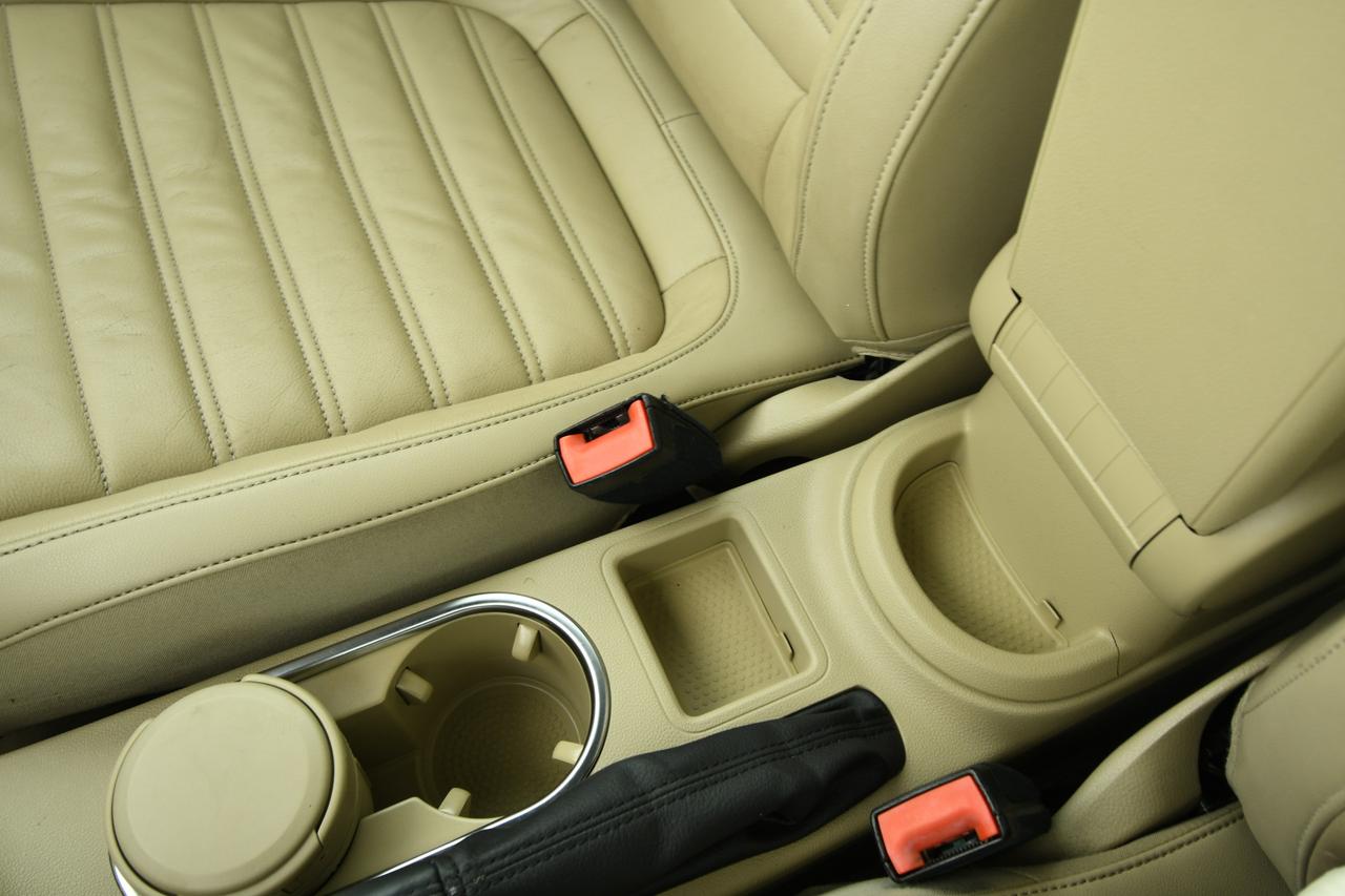 VOLKSWAGEN Maggiolino Cabrio 2.0 tdi Sport 140cv dsg PELLE+LED+C18"