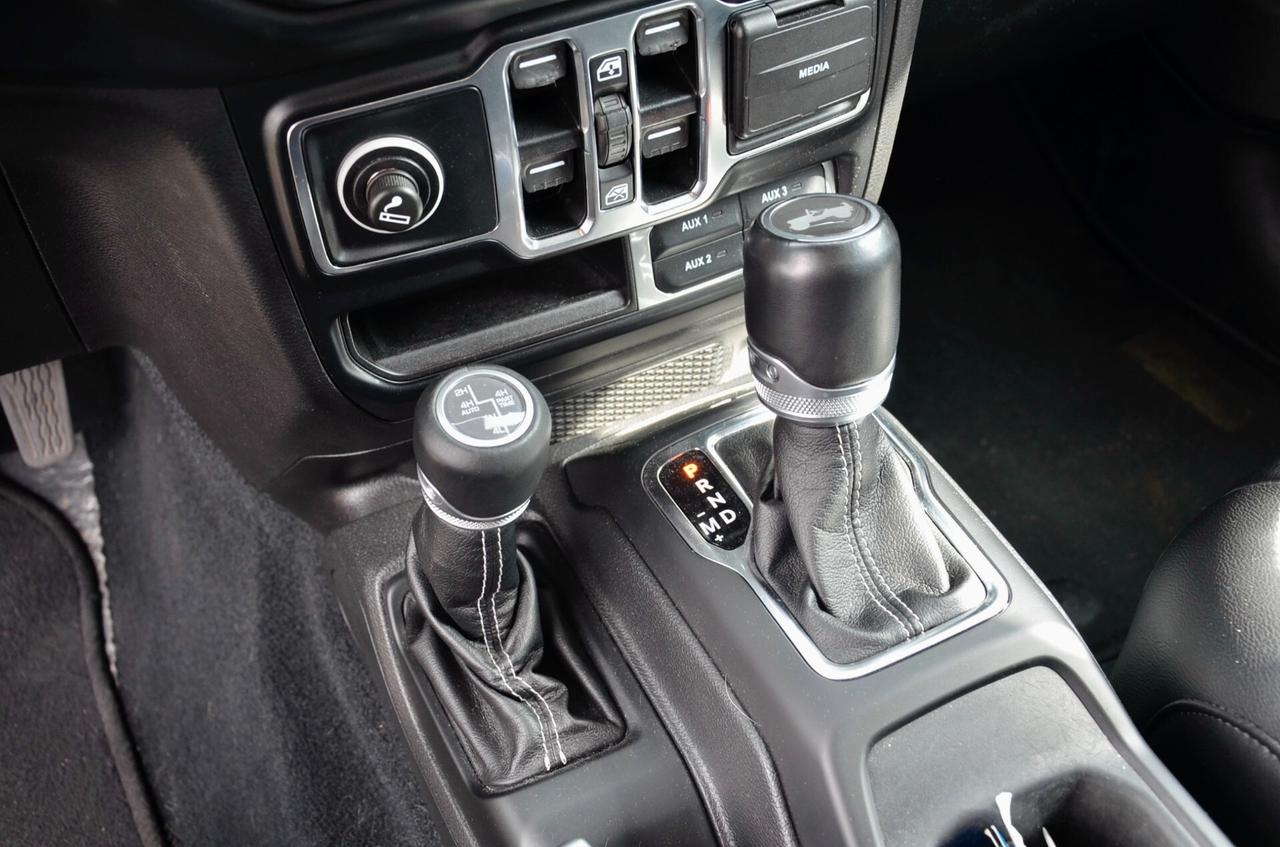 JEEP WRANGLER UNLIMITED 2.0 PHEV SAHARA 4xe 380cv AUTO, IVA COMPRESA, UFF ITALIANA, HI-FI ALPINE, FARI LED, PERMUTE