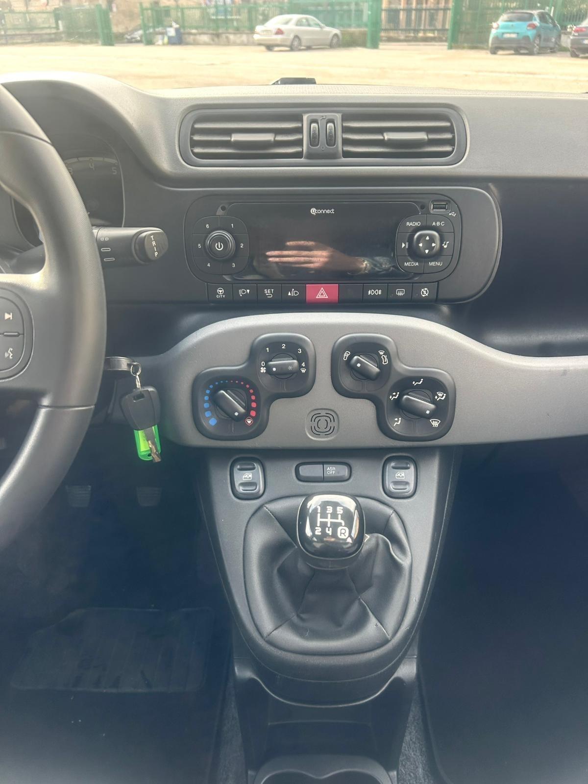 Fiat Panda 1.2 Connected by Wind