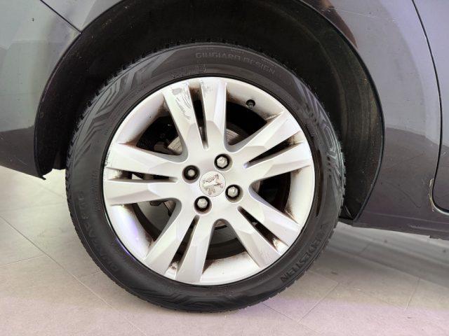 PEUGEOT 5008 1.6 HDi 112CV Business