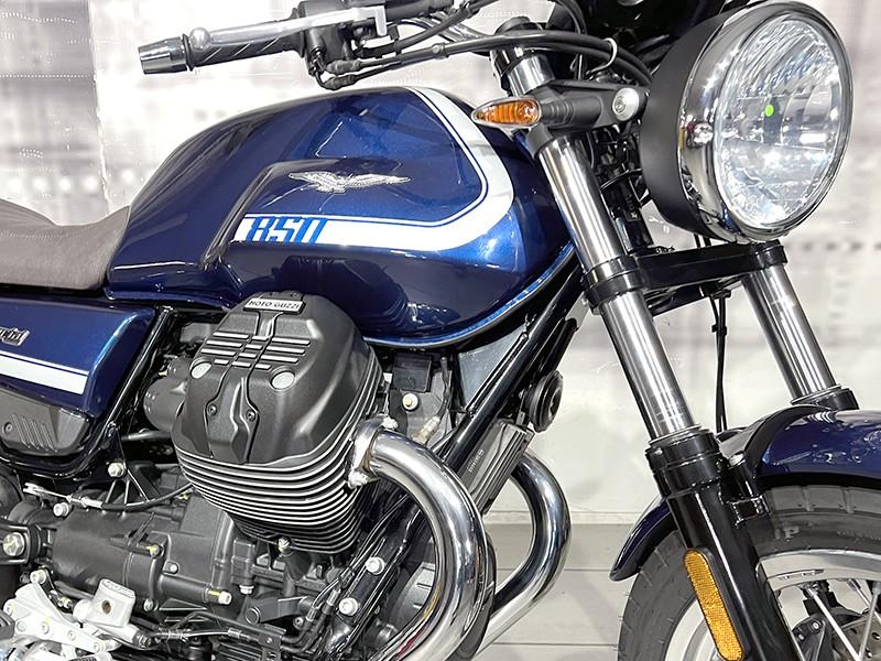 Moto Guzzi V7 Special Anniversario