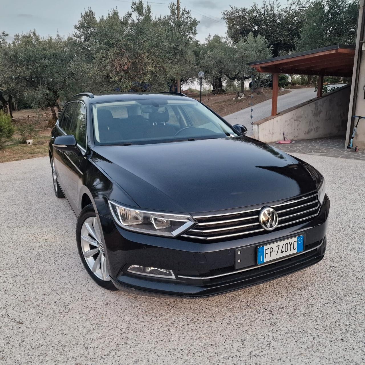 Volkswagen Passat Variant 2.0 TDI DSG impeccabile unico proprietario