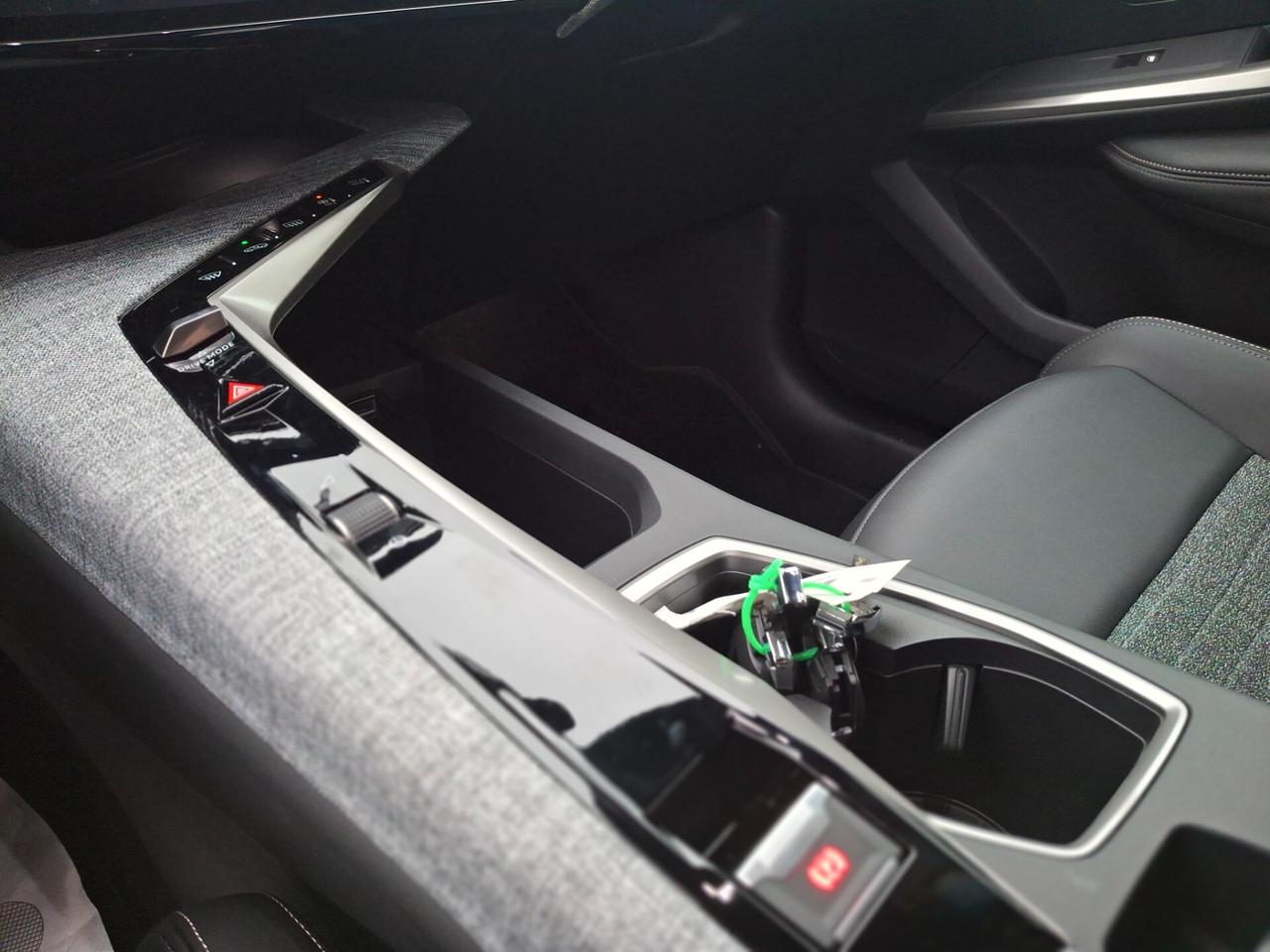 Peugeot 3008 Hybrid 145 e-DCS6 Allure