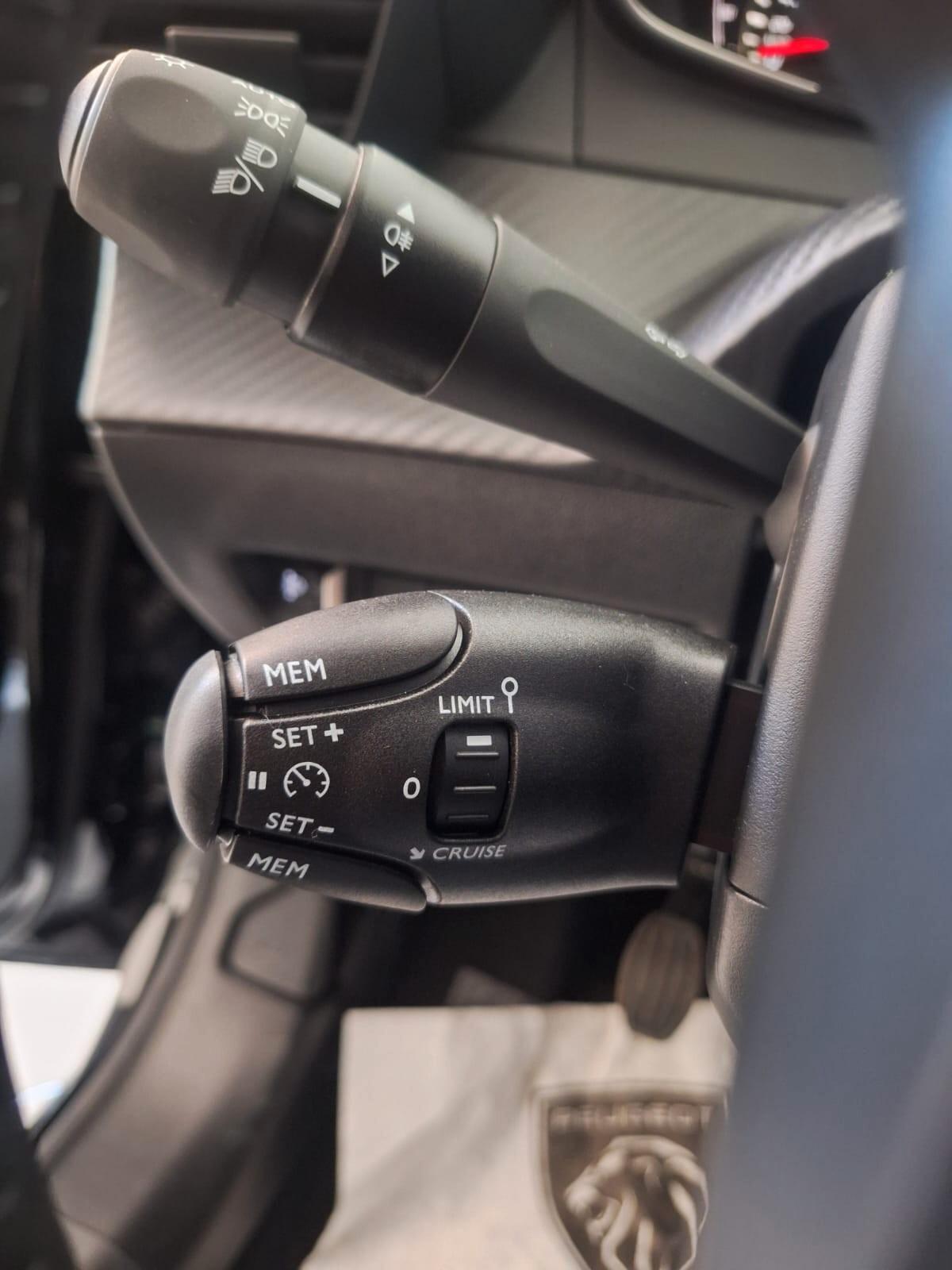 Peugeot 208 EDITION 1.2 BENZINA NUOVA