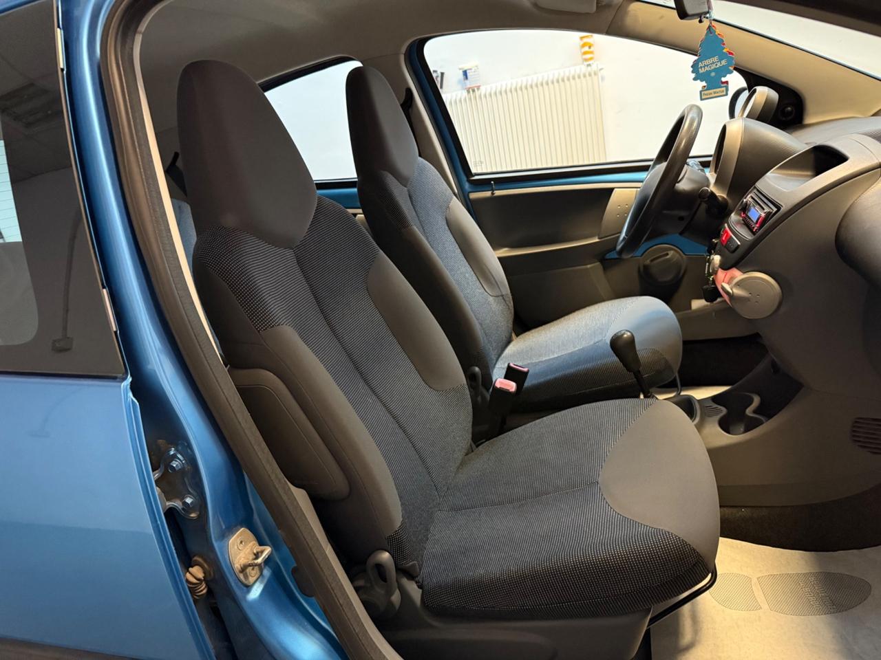 Peugeot 107 1.0 68CV 5p. Sweet Years NEOPATENTATI