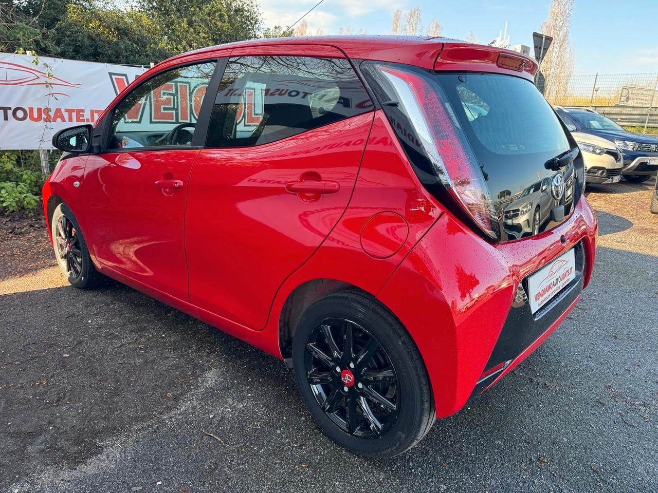 Toyota Aygo 1.0 VVT-i 69 CV 5 porte x-clusiv