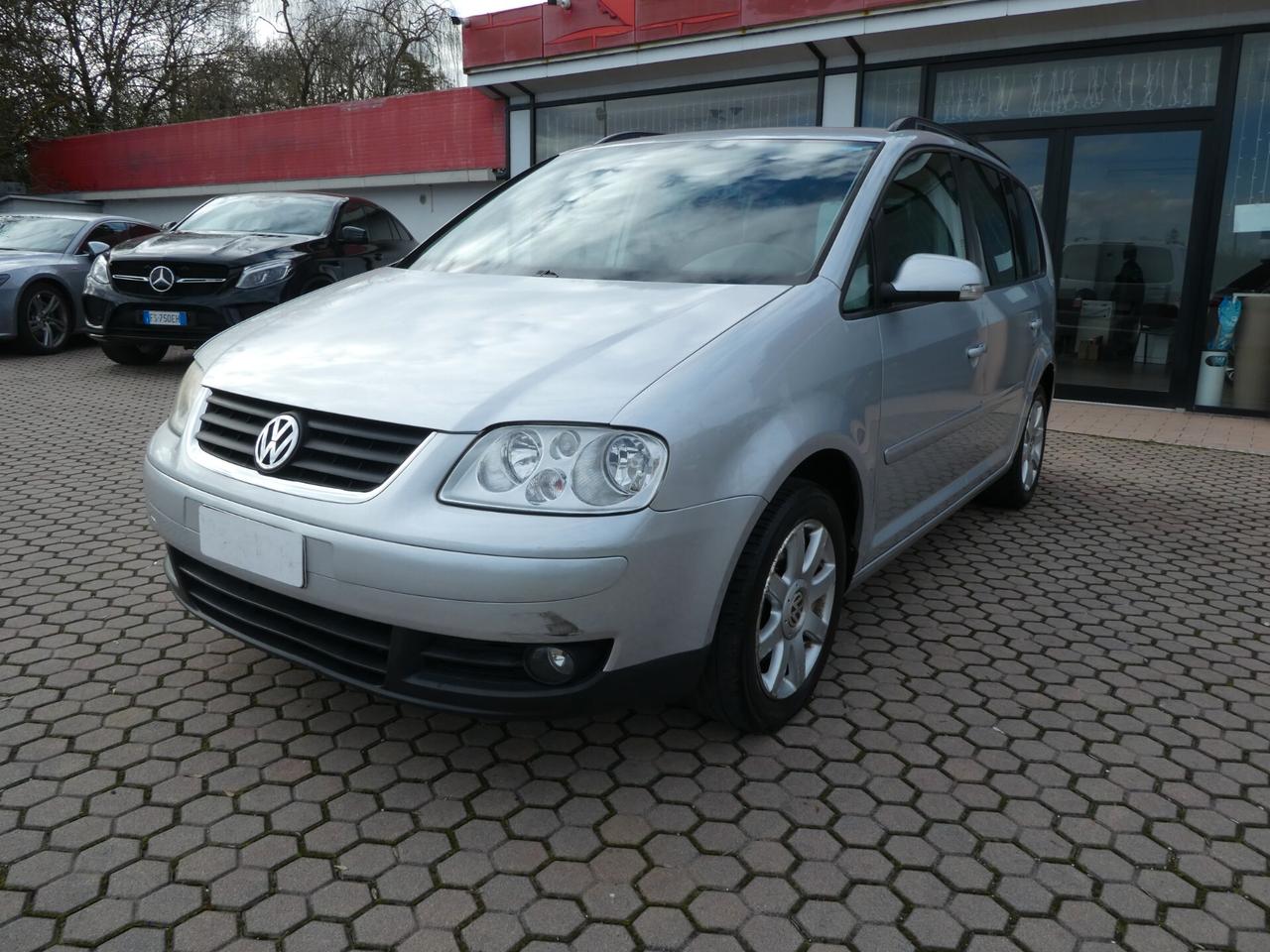 Volkswagen Touran 1.9 TDI 105CV DSG OK NEOPATENTATI