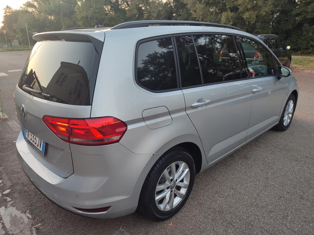 VOLKSWAGEN TOURAN 2018 DIESEL 7POSTI EURO6 POCHI KM NUOVA