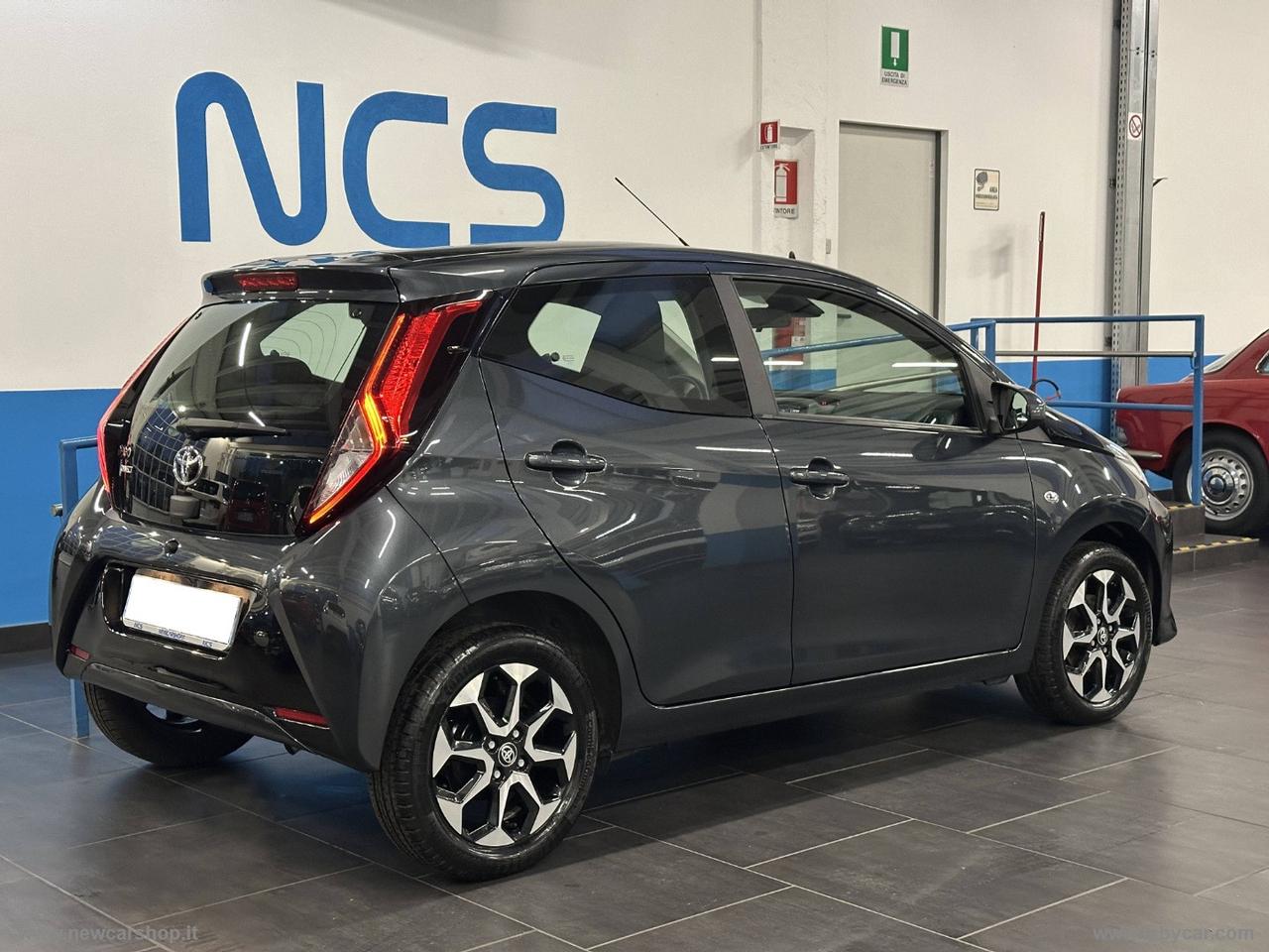 TOYOTA Aygo Connect 1.0 VVT-i 72 CV 5p. x-play