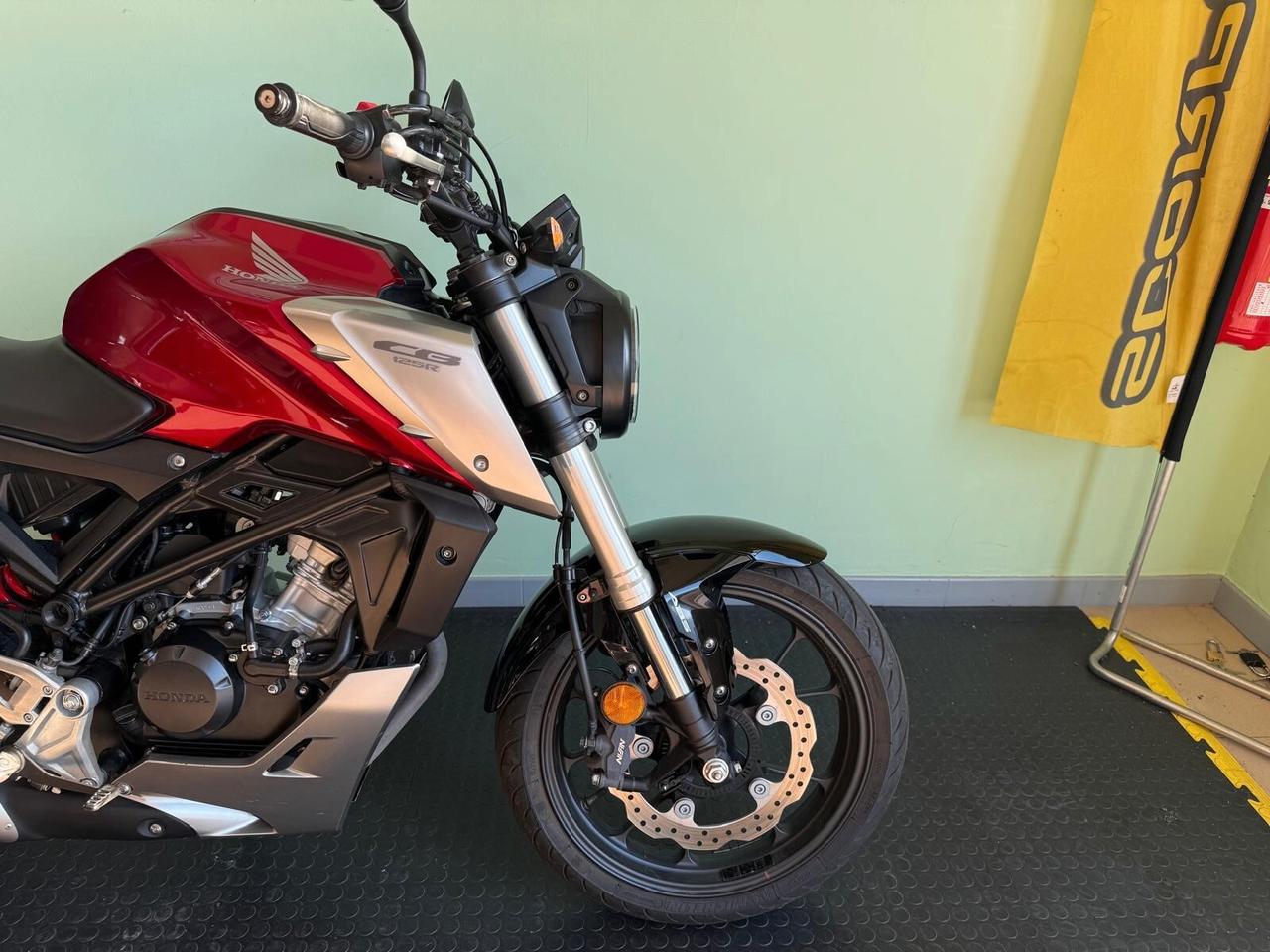 Honda CB 125 R *TUA A 48 EURO AL MESE CON FORMULA 50%