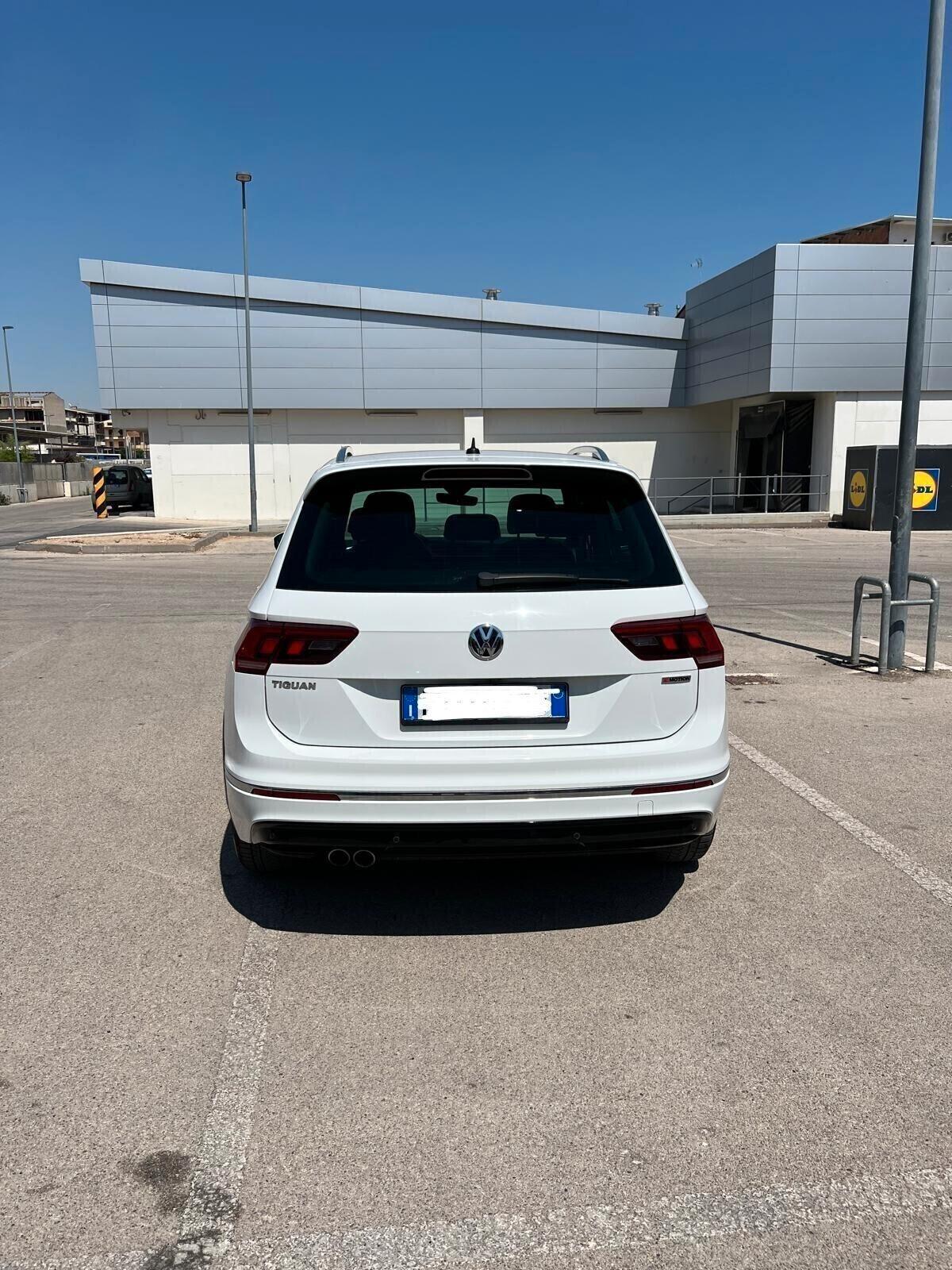 Volkswagen Tiguan 2.0 TDI SCR DSG 4MOTION Executive R-Line BMT