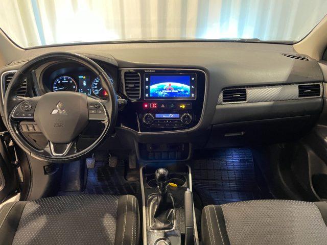 MITSUBISHI Outlander 2.2 DI-D 4WD Instyle 7p. Bluetooth Alu Clima