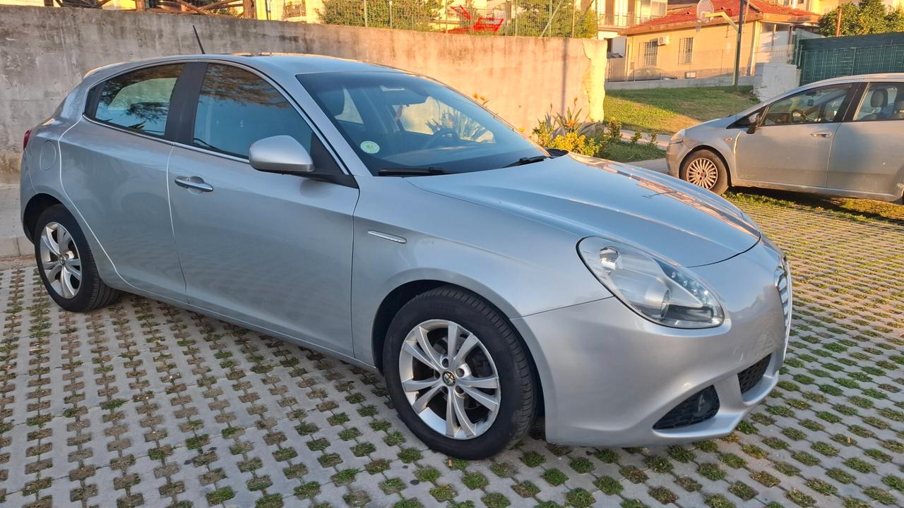 Alfa Romeo Giulietta 1.6 JTDm-2 105 CV Distinctive