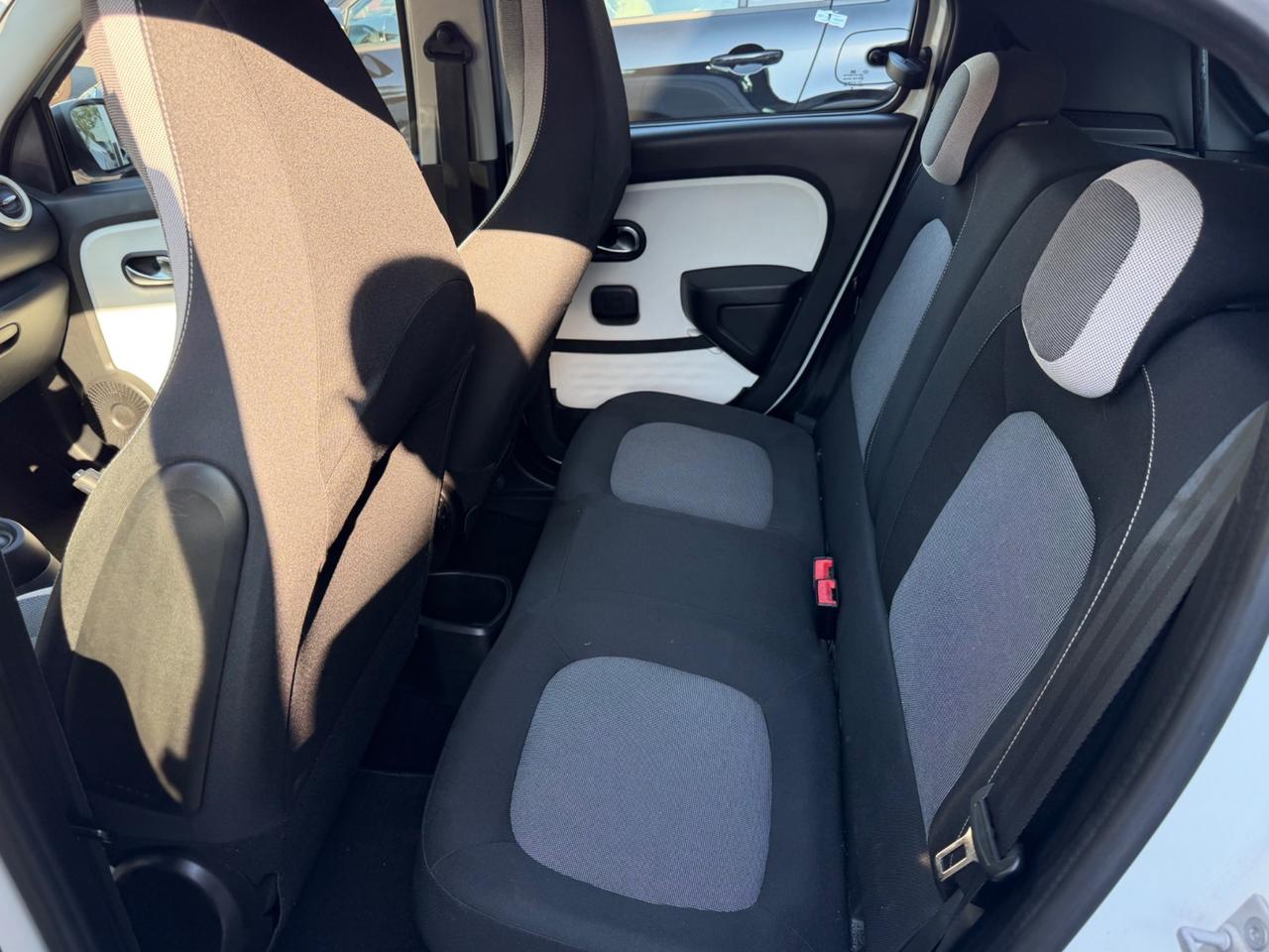 Renault Twingo TCe 90 CV EDC Intens