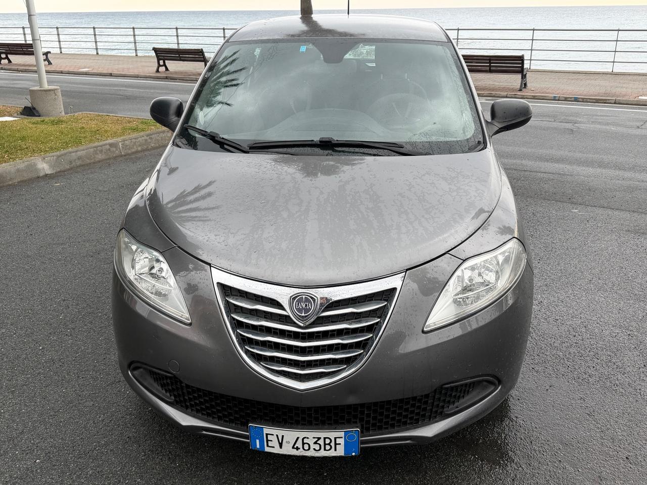 Lancia Ypsilon 1.2 69 CV 5 porte Silver
