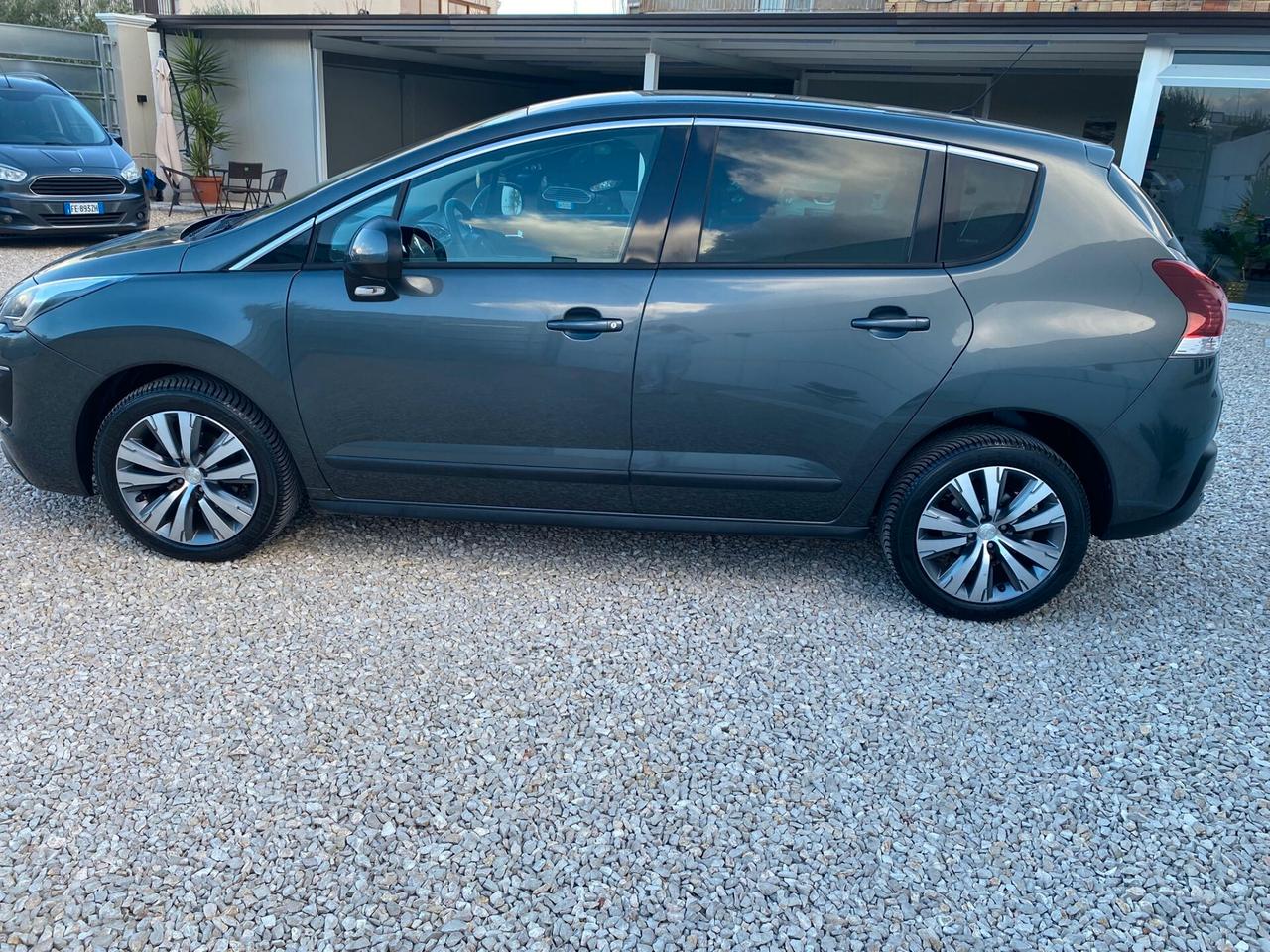 Peugeot 3008 1.6 HDi 115CV Allure