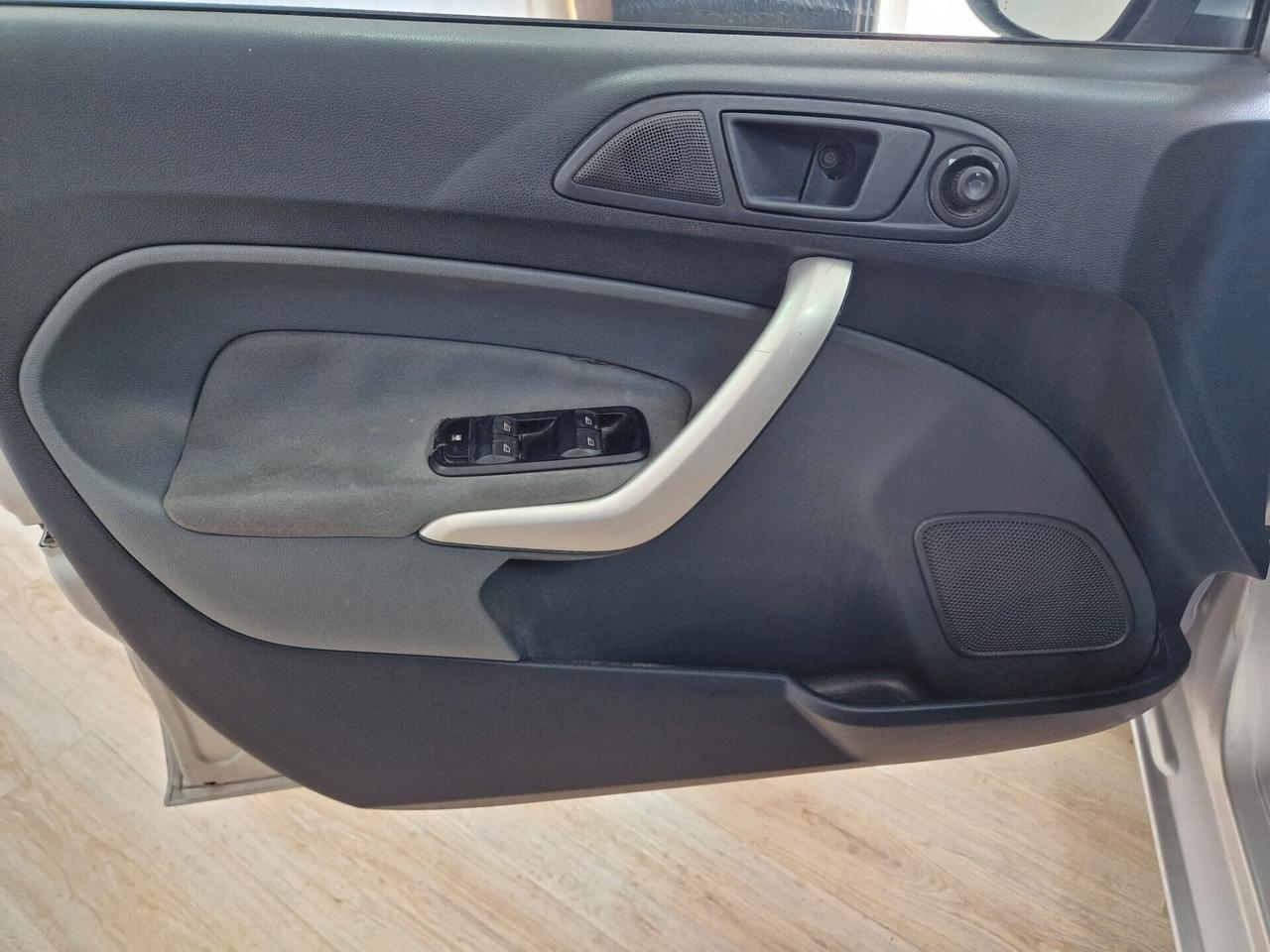 Ford Fiesta 1.2 GPL Titanium