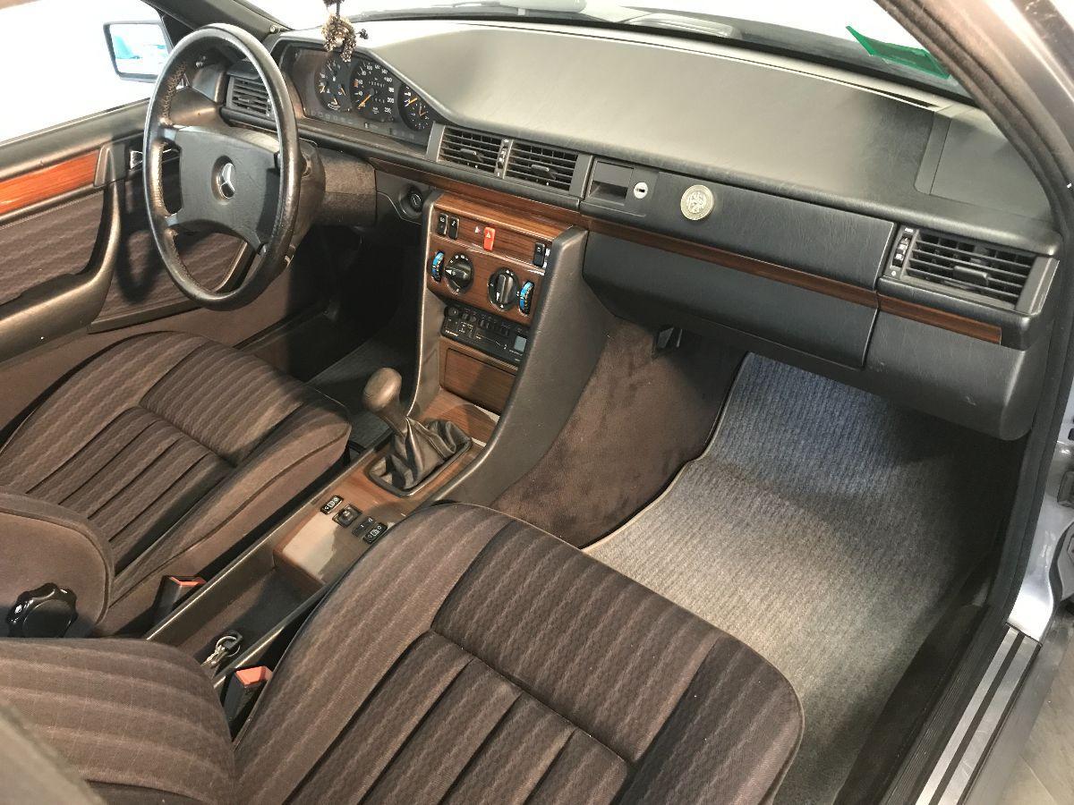 MERCEDES 200 E