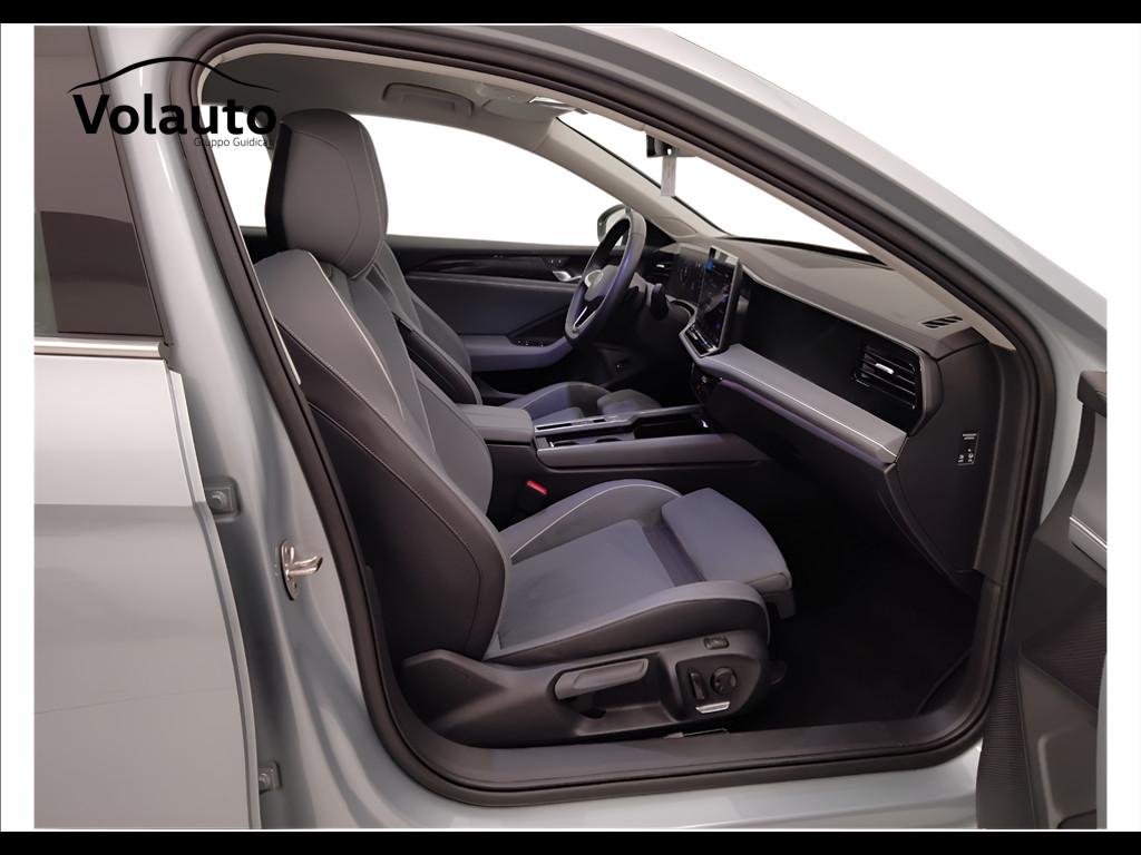 VOLKSWAGEN Passat IX 2024 - Passat 2.0 tdi scr Business 150cv dsg