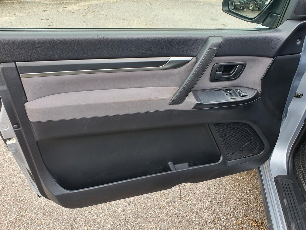 Mitsubishi Pajero IV 3.2 16V DID 160CV 3p. GLX