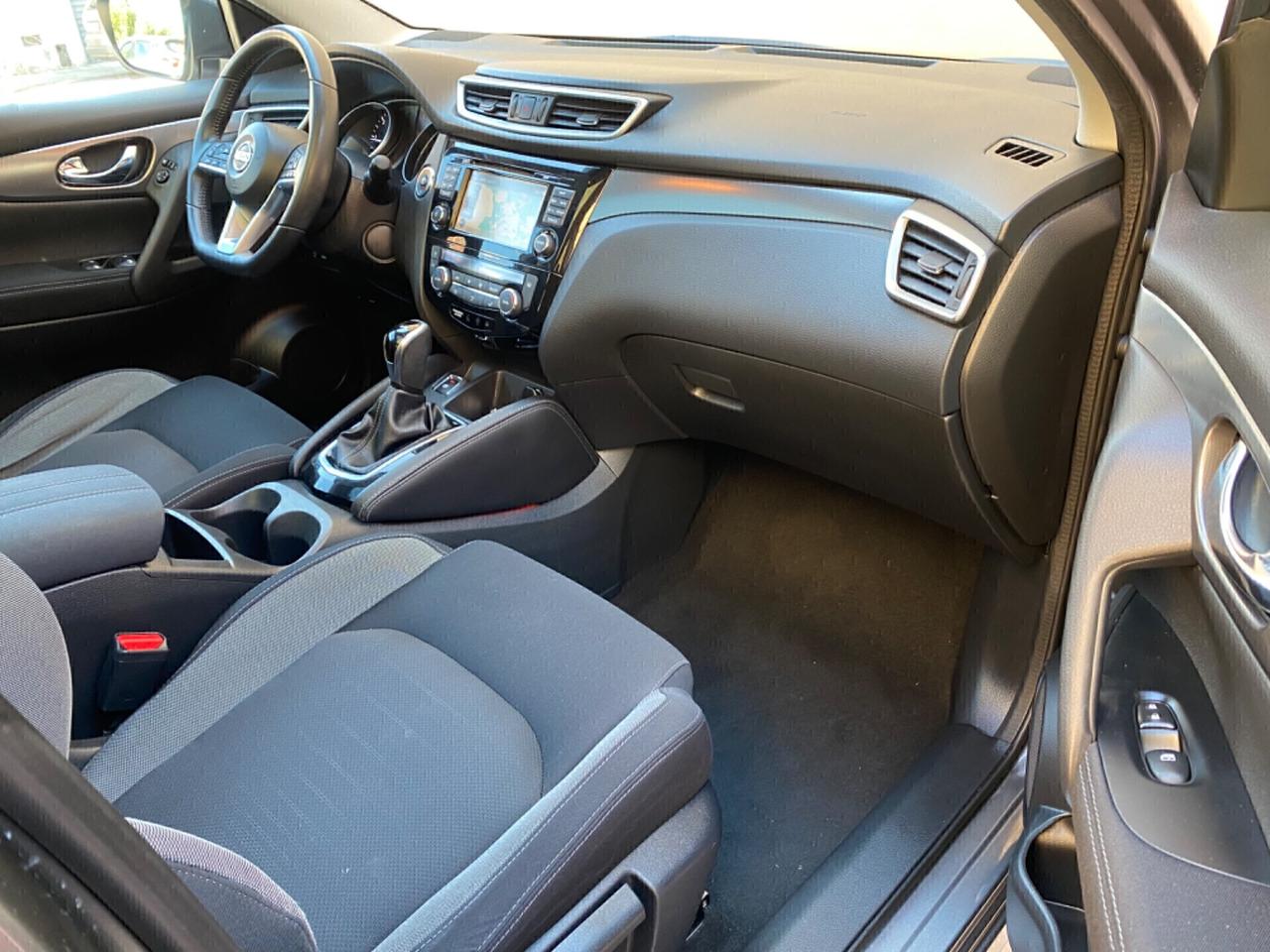 Nissan Qashqai 1.6 Automatica con tetto panoramico