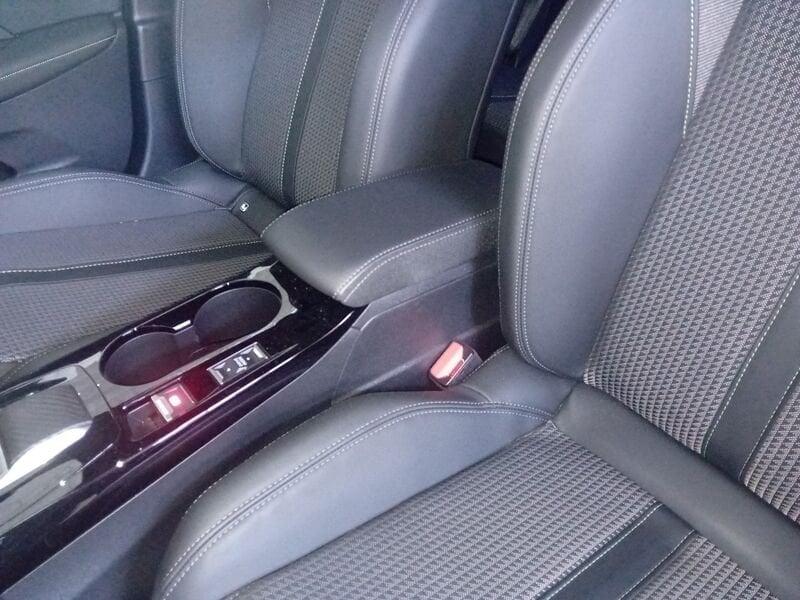 Peugeot 2008 BlueHDi 130 EAT8 GT S/S aut.