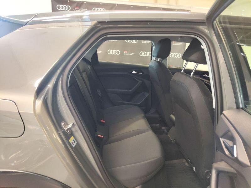 Audi A1 A1 citycarver 30 TFSI S tronic Identity Contrast