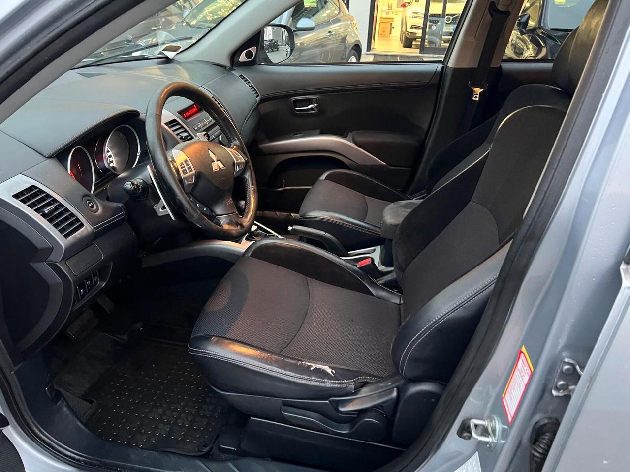 Mitsubishi Outlander 2.2 DI-D TC-SST Instyle DPF 7p