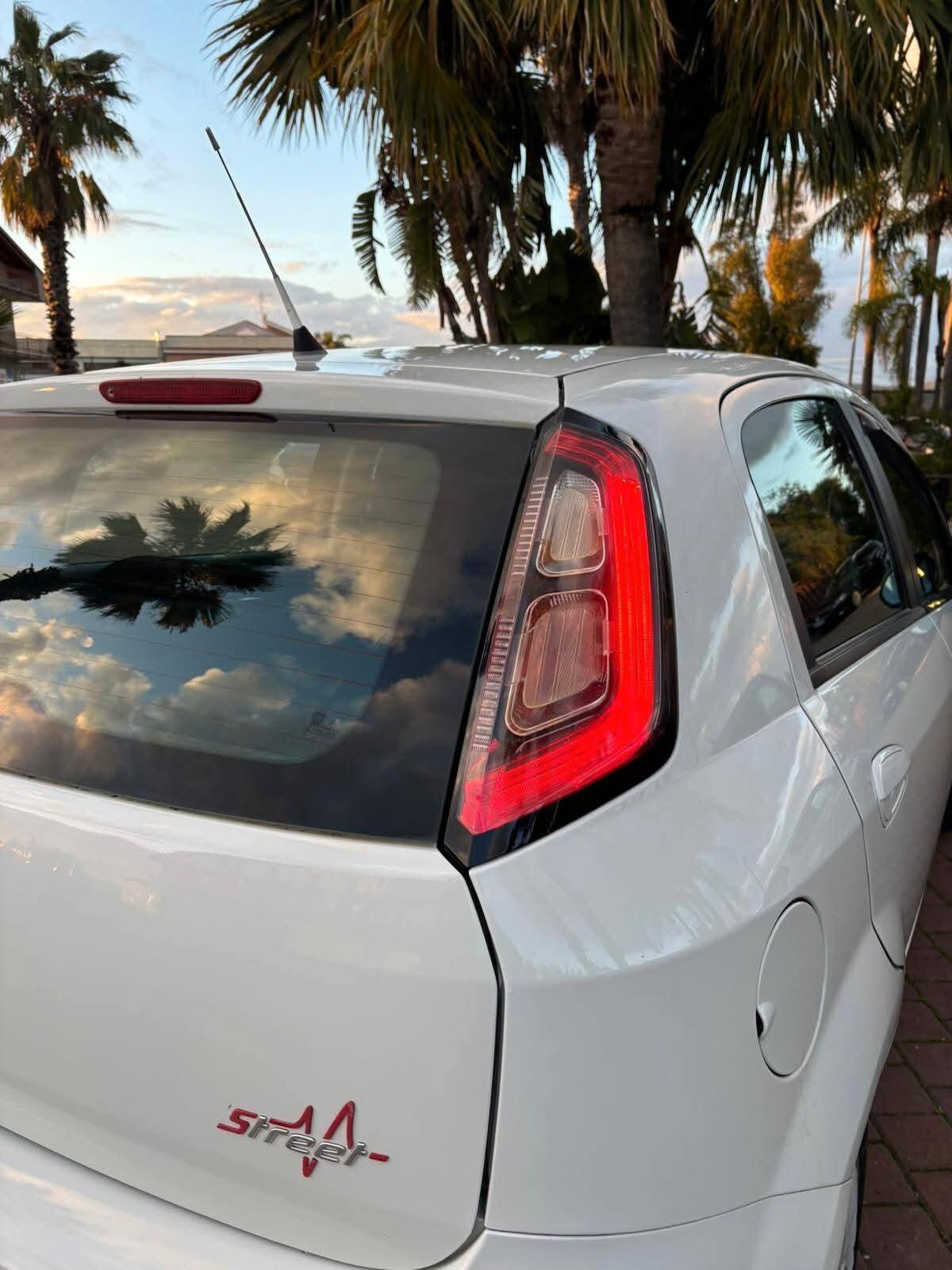 Fiat Punto 1.3 MJT II 75 CV 5 porte Street