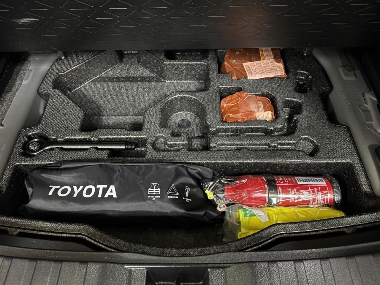 Toyota RAV 4 RAV4 2.5 HV (218CV) E-CVT 2WD Lounge PARI AL NUOVO TAGLIANDATO GARANZIA UFFICIALE