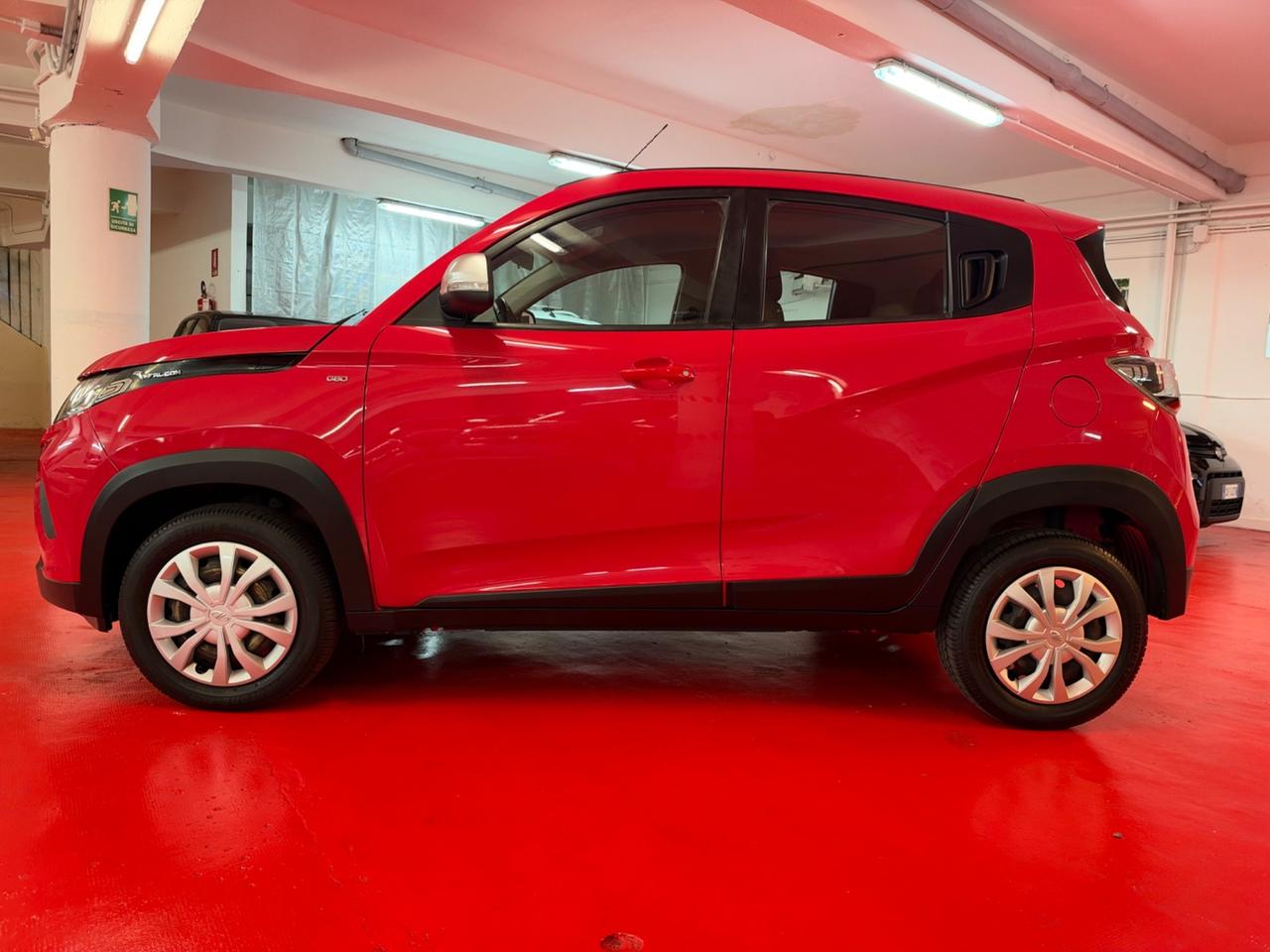 Mahindra KUV100 1.2 VVT K8 km14000