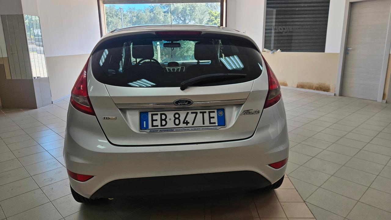 Ford Fiesta 1.4 TDCi 70CV 5 porte Titanium