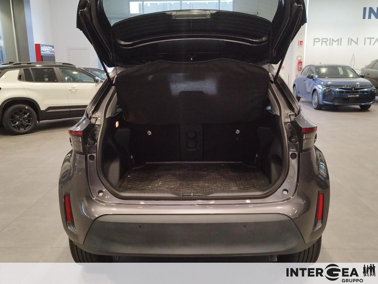 TOYOTA Yaris Cross 1.5h Lounge fwd 116cv e-cvt