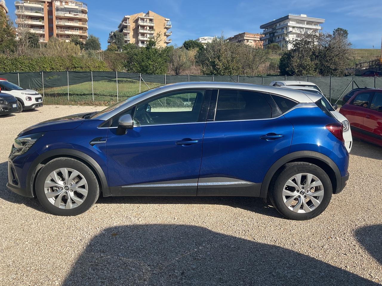 Renault Captur Full Hybrid E-Tech 145 CV Business