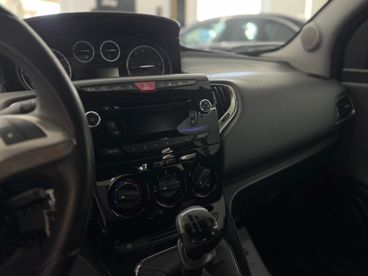 Lancia Ypsilon 1.2 GPL Ecochic Gold
