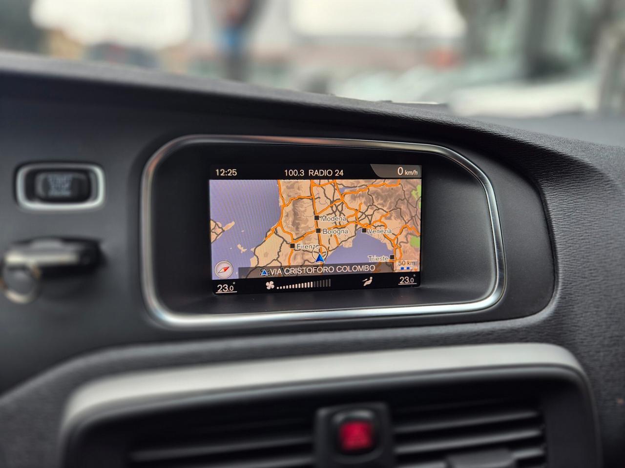 Volvo V40 Cross Country D2 Business Plus