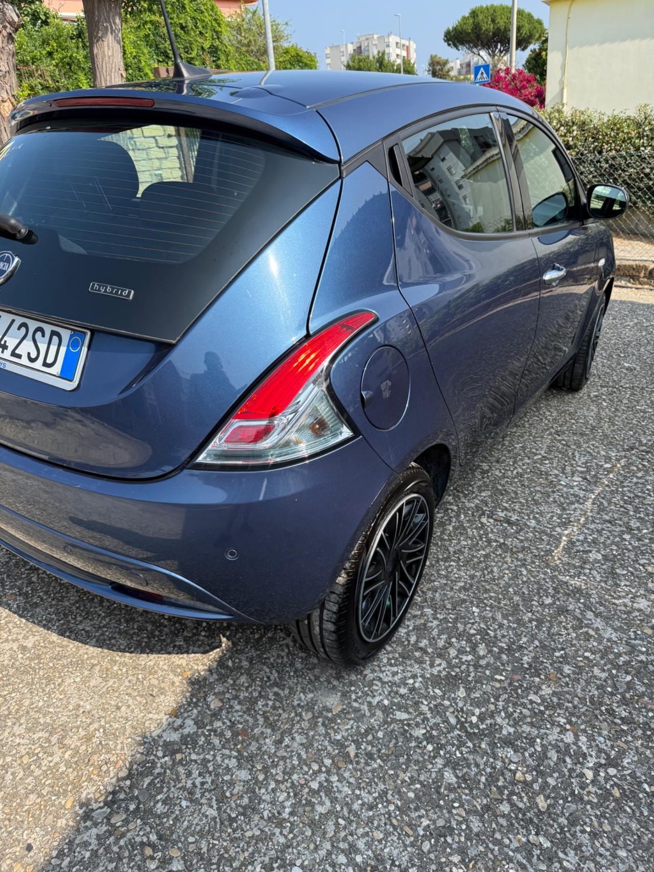 Lancia Ypsilon 1.0 FireFly 5 porte S&S Hybrid Gold