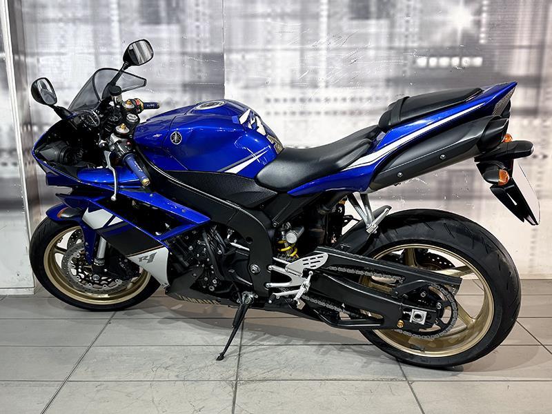 Yamaha YZF R1