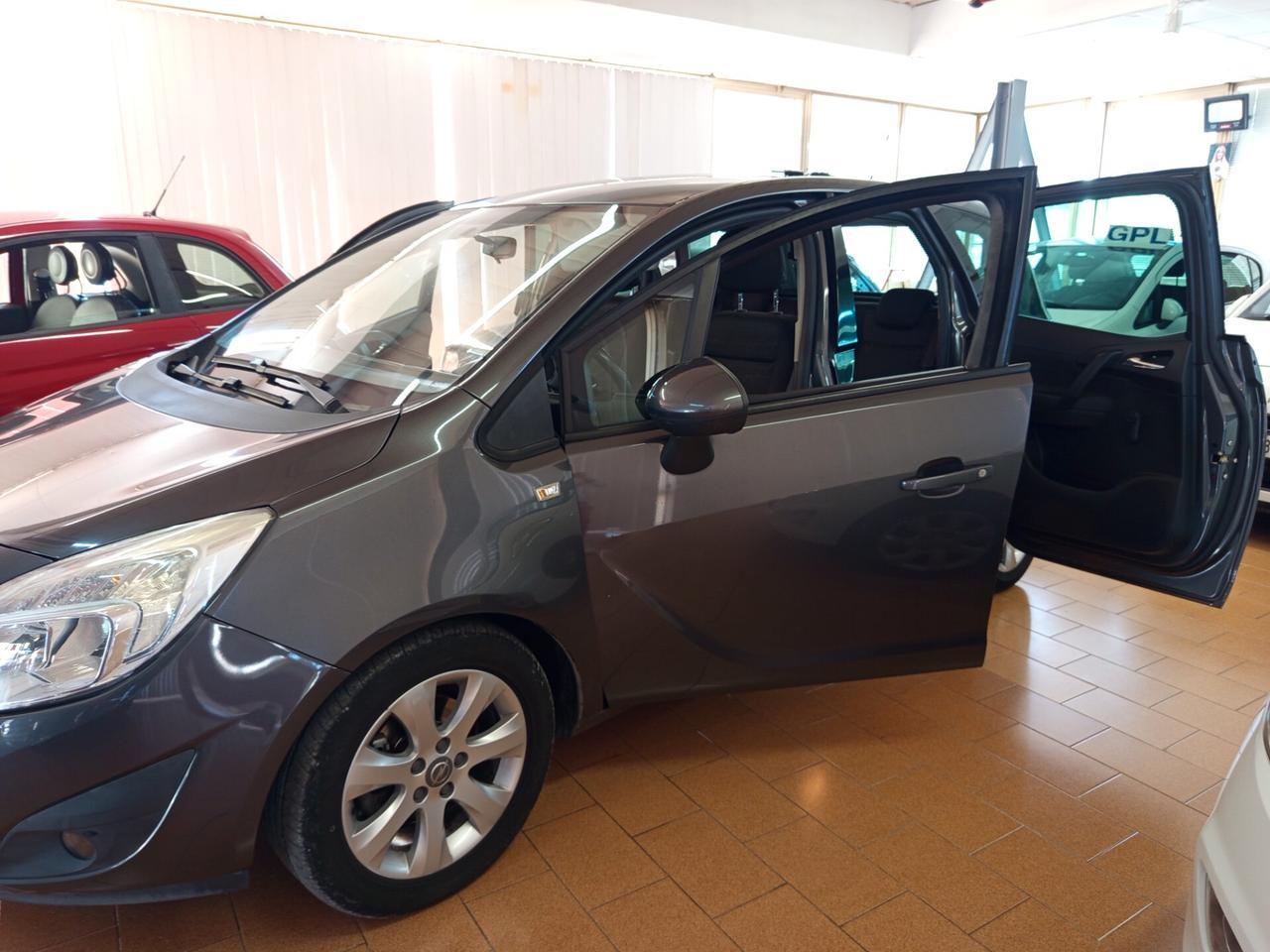 Opel Meriva 1.3 CDTI Cosmo, 159 Mila chilometri ok neopatentati