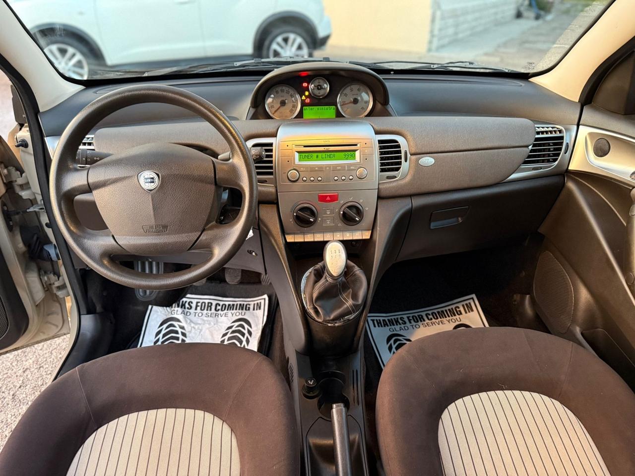Lancia Ypsilon 1.4 Oro Giallo